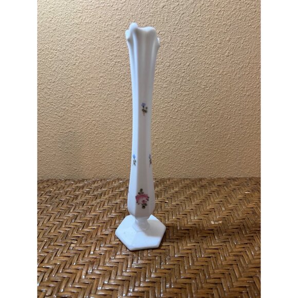 Vintage Westmoreland Milk Glass Bud Vase With Floral Design Rose Buds - Picture 3 of 6